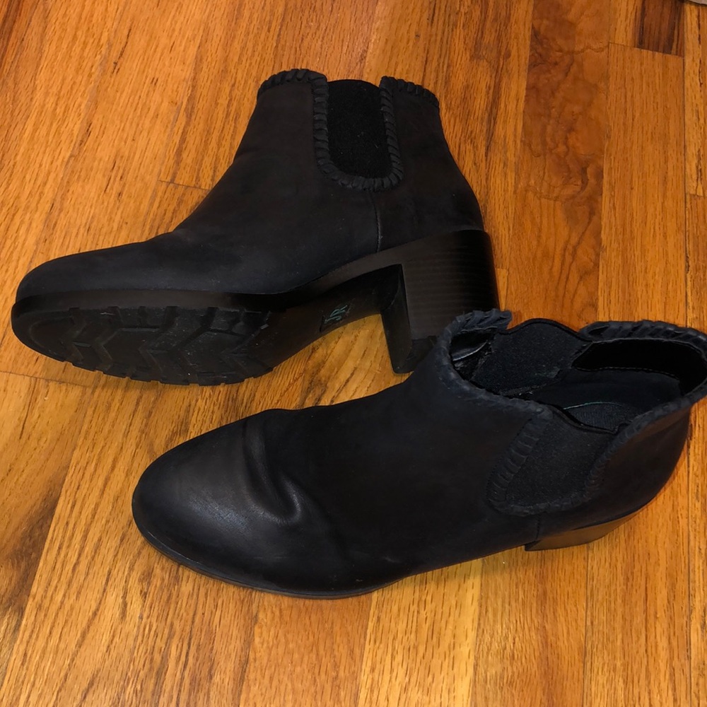 Waterproof black ankle boots/booties